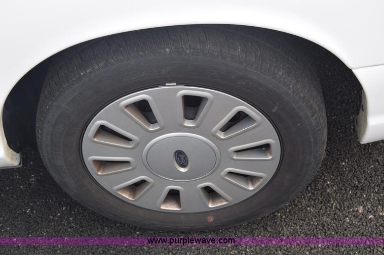 image for item L6350 2011 Ford Crown Victoria Police Interceptor