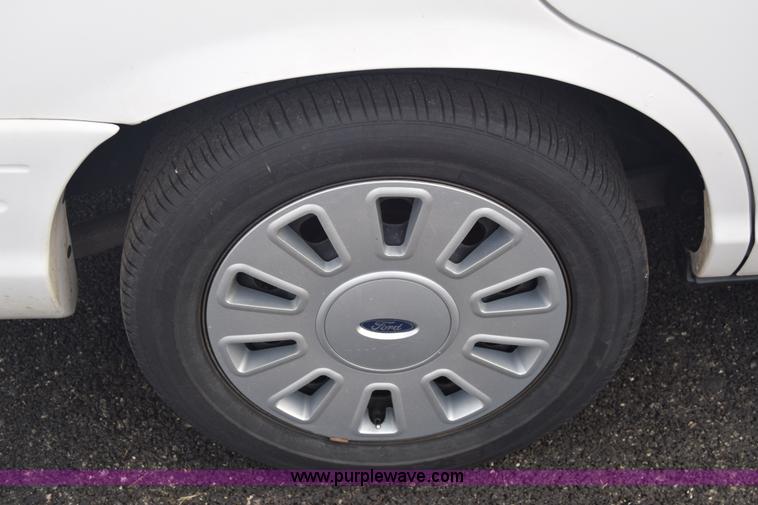 image for item L6350 2011 Ford Crown Victoria Police Interceptor