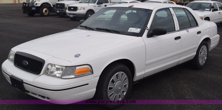 image for item L6351 2008 Ford Crown Victoria Police Interceptor