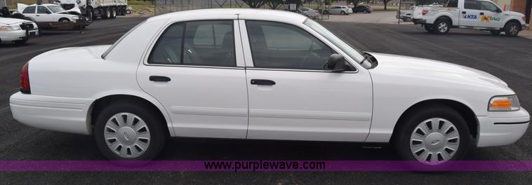 image for item L6351 2008 Ford Crown Victoria Police Interceptor
