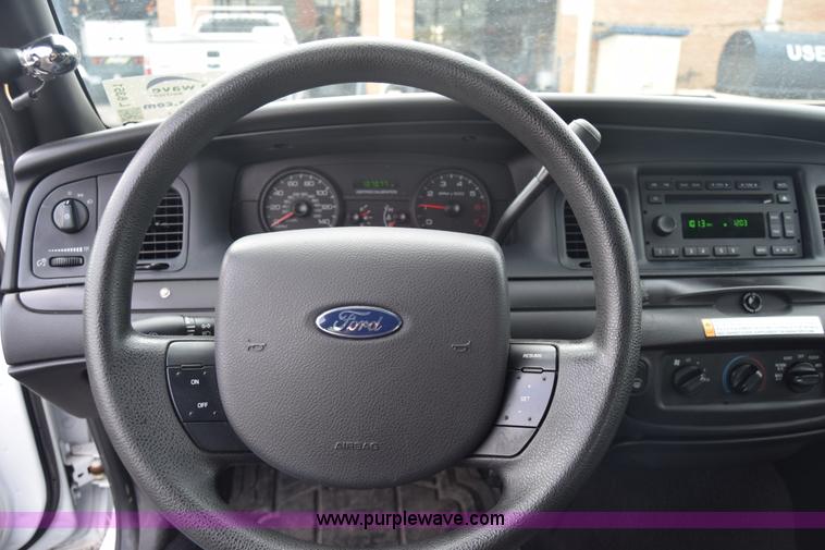 image for item L6351 2008 Ford Crown Victoria Police Interceptor