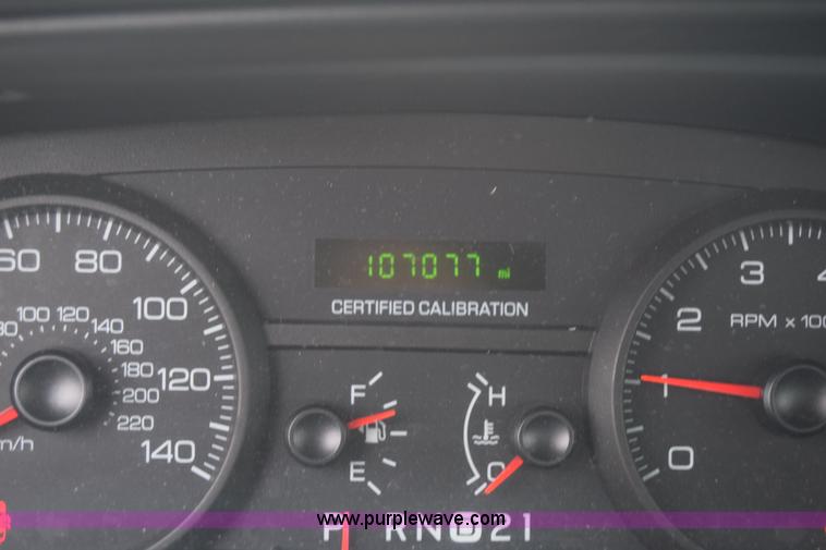 image for item L6351 2008 Ford Crown Victoria Police Interceptor