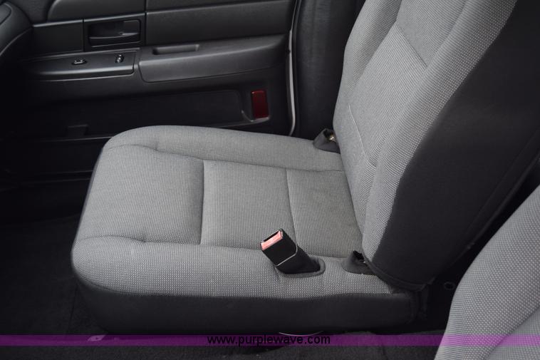 image for item L6351 2008 Ford Crown Victoria Police Interceptor