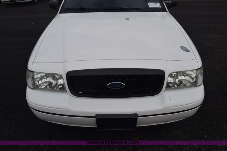 image for item L6351 2008 Ford Crown Victoria Police Interceptor