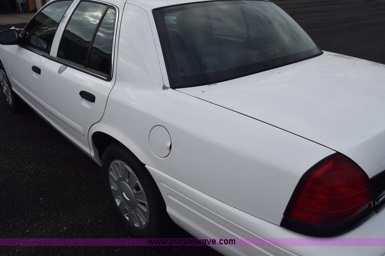 image for item L6351 2008 Ford Crown Victoria Police Interceptor