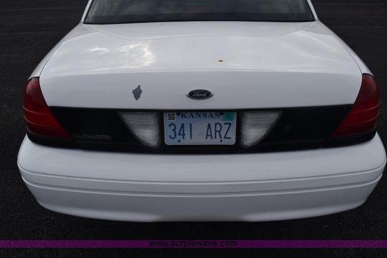 image for item L6351 2008 Ford Crown Victoria Police Interceptor