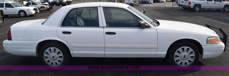 image for item L6352 2011 Ford Crown Victoria Police Interceptor
