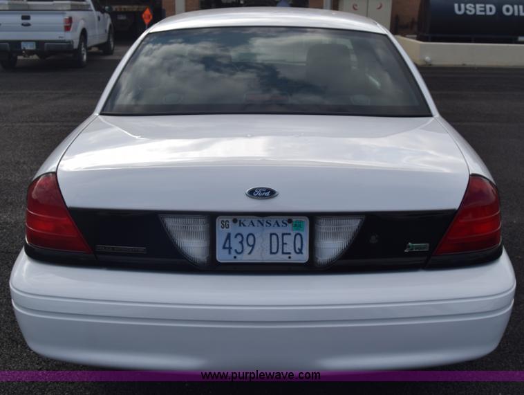 image for item L6352 2011 Ford Crown Victoria Police Interceptor