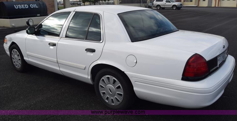 image for item L6352 2011 Ford Crown Victoria Police Interceptor