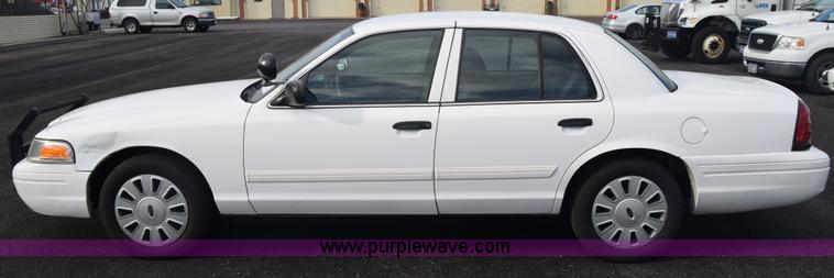 image for item L6352 2011 Ford Crown Victoria Police Interceptor