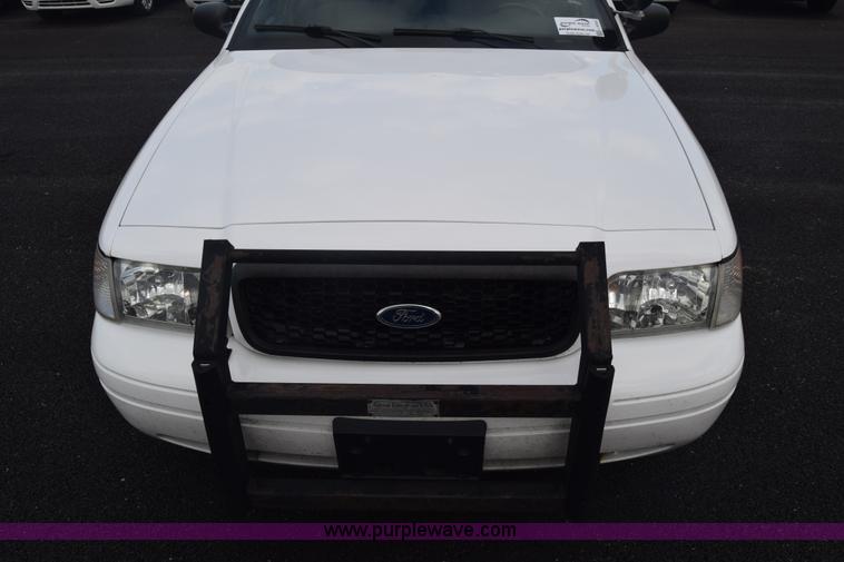 image for item L6352 2011 Ford Crown Victoria Police Interceptor