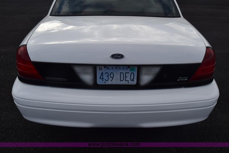 image for item L6352 2011 Ford Crown Victoria Police Interceptor