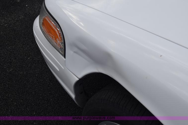 image for item L6352 2011 Ford Crown Victoria Police Interceptor