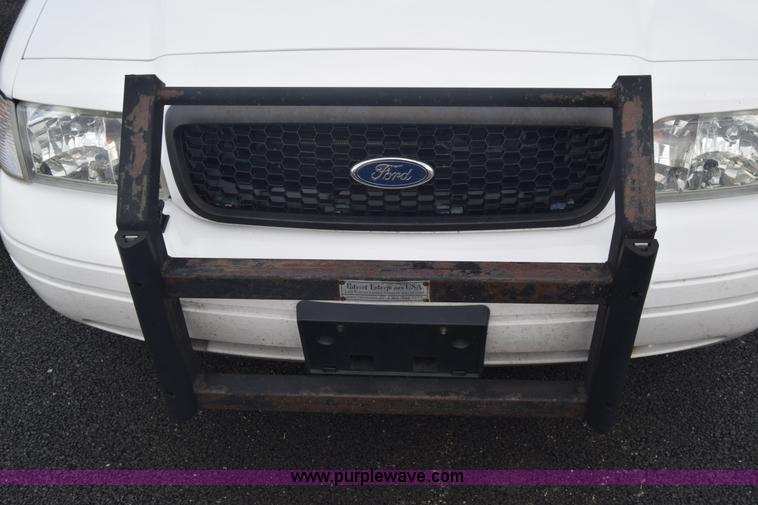 image for item L6352 2011 Ford Crown Victoria Police Interceptor