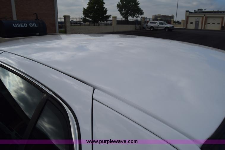 image for item L6352 2011 Ford Crown Victoria Police Interceptor