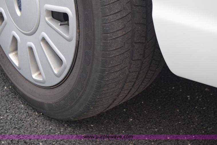 image for item L6352 2011 Ford Crown Victoria Police Interceptor