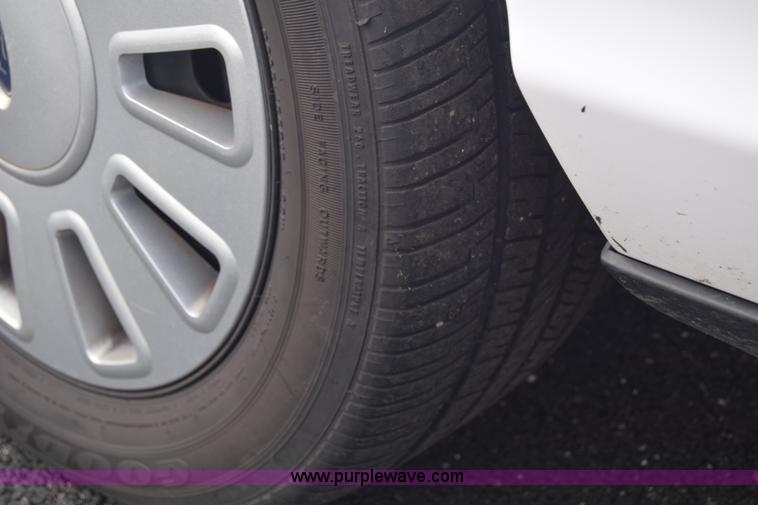 image for item L6352 2011 Ford Crown Victoria Police Interceptor