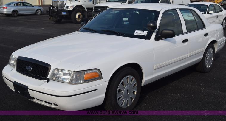 image for item L6353 2011 Ford Crown Victoria Police Interceptor