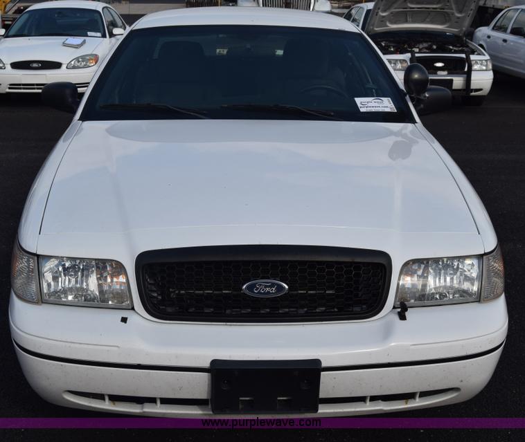 image for item L6353 2011 Ford Crown Victoria Police Interceptor