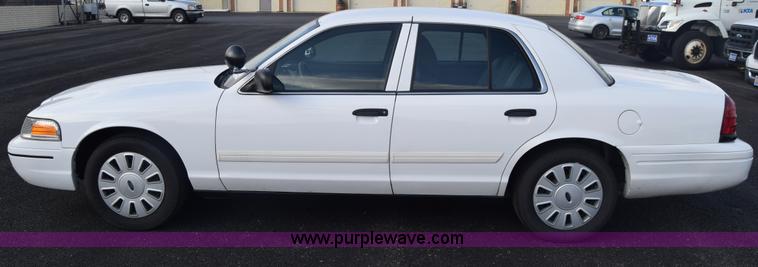 image for item L6353 2011 Ford Crown Victoria Police Interceptor