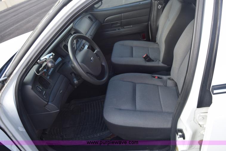 image for item L6353 2011 Ford Crown Victoria Police Interceptor