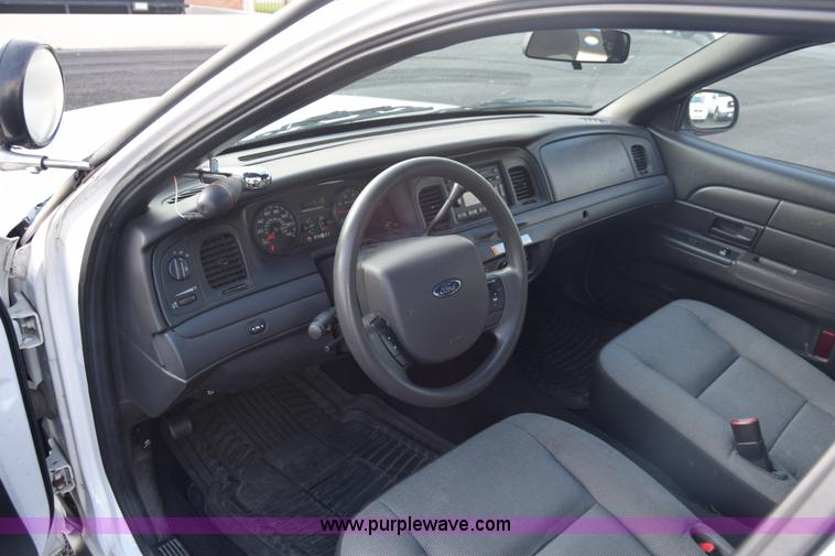 image for item L6353 2011 Ford Crown Victoria Police Interceptor