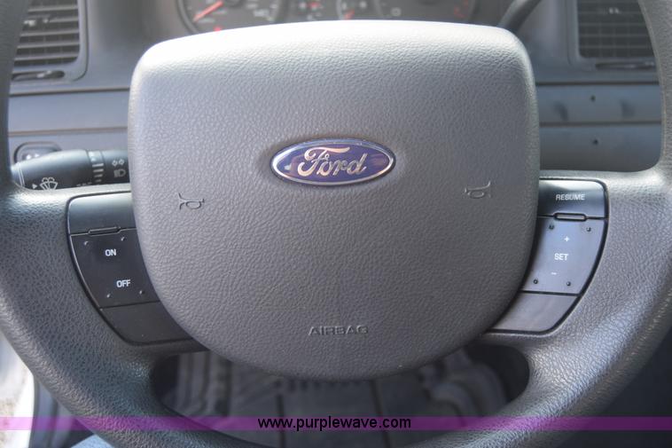 image for item L6353 2011 Ford Crown Victoria Police Interceptor