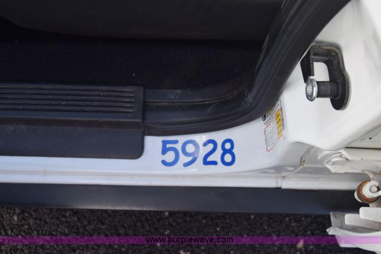 image for item L6353 2011 Ford Crown Victoria Police Interceptor