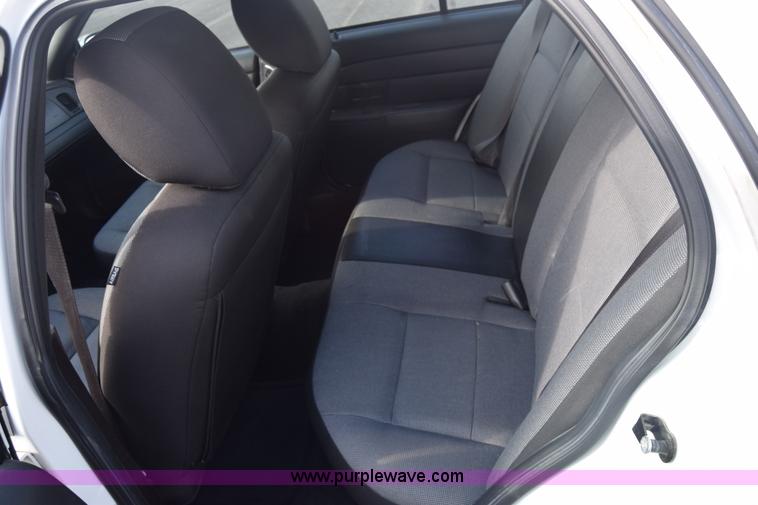 image for item L6353 2011 Ford Crown Victoria Police Interceptor