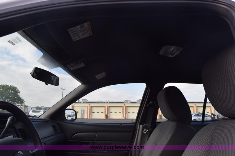 image for item L6353 2011 Ford Crown Victoria Police Interceptor