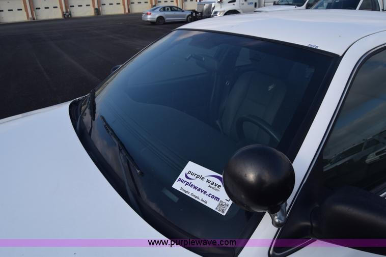 image for item L6353 2011 Ford Crown Victoria Police Interceptor
