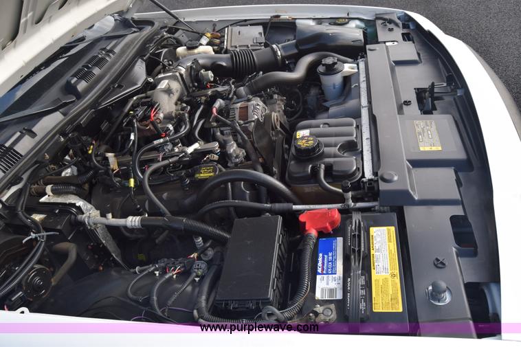 image for item L6353 2011 Ford Crown Victoria Police Interceptor