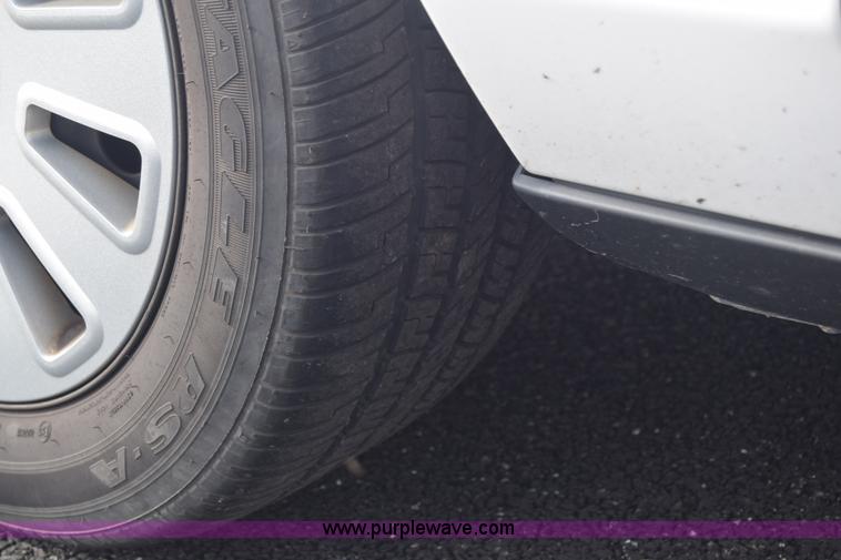 image for item L6353 2011 Ford Crown Victoria Police Interceptor