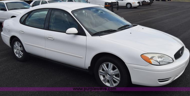 image for item L6354 2005 Ford Taurus SEL