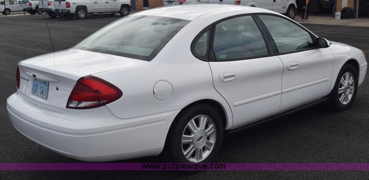 image for item L6354 2005 Ford Taurus SEL