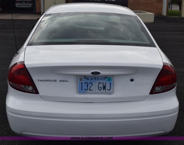 image for item L6354 2005 Ford Taurus SEL