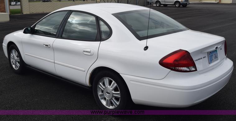 image for item L6354 2005 Ford Taurus SEL