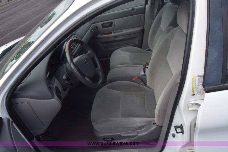 image for item L6354 2005 Ford Taurus SEL