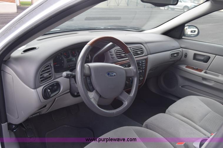 image for item L6354 2005 Ford Taurus SEL