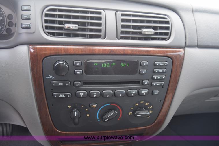 image for item L6354 2005 Ford Taurus SEL