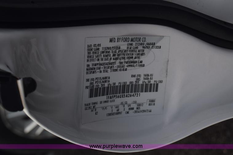 image for item L6354 2005 Ford Taurus SEL