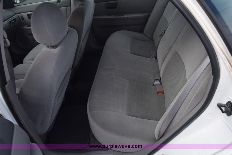 image for item L6354 2005 Ford Taurus SEL