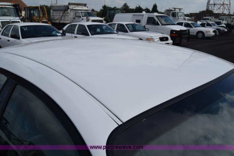 image for item L6354 2005 Ford Taurus SEL