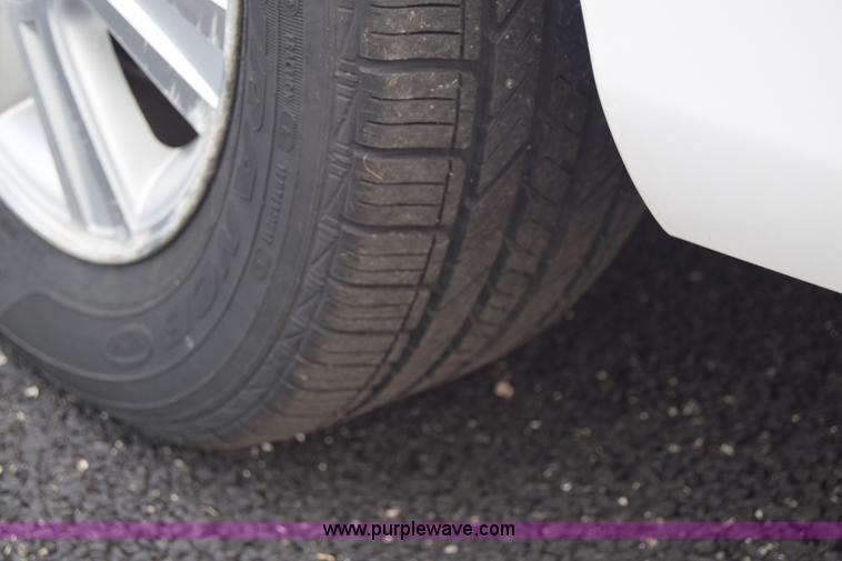 image for item L6354 2005 Ford Taurus SEL