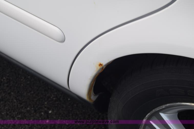 image for item L6354 2005 Ford Taurus SEL