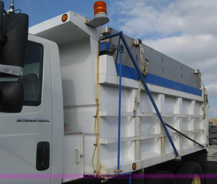 image for item L6355 2004 International 7400 dump truck