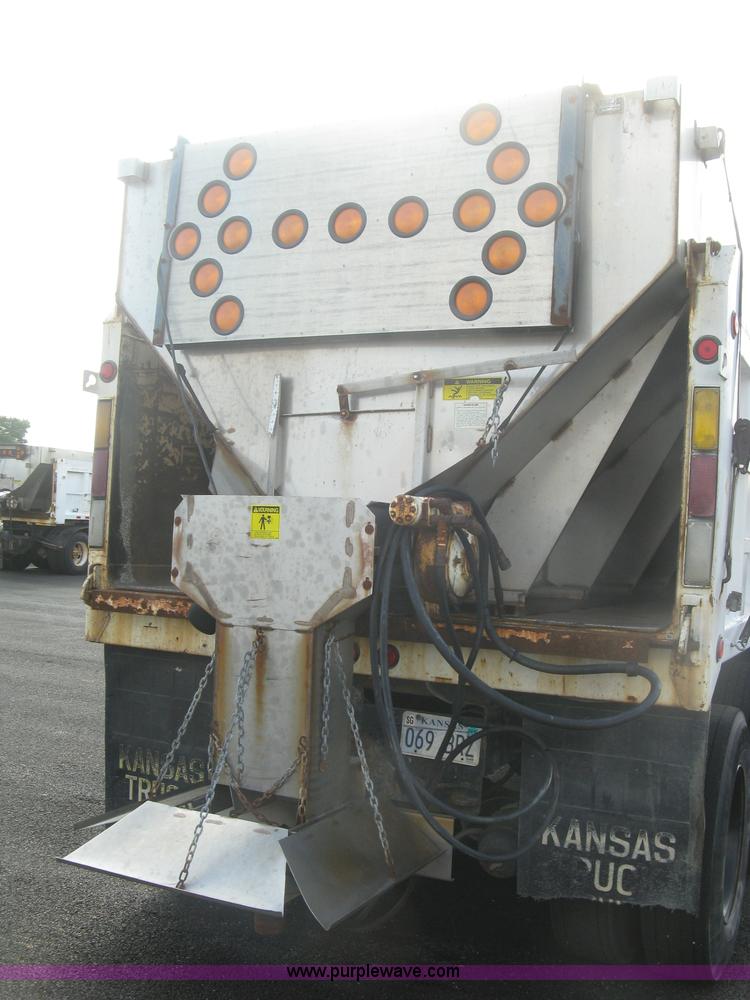 image for item L6355 2004 International 7400 dump truck