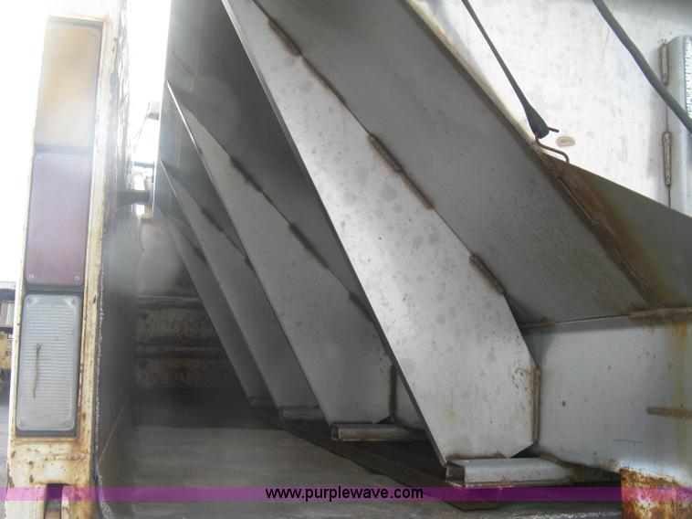 image for item L6355 2004 International 7400 dump truck