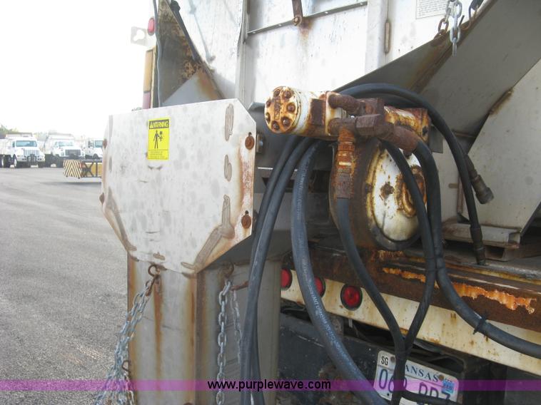 image for item L6355 2004 International 7400 dump truck