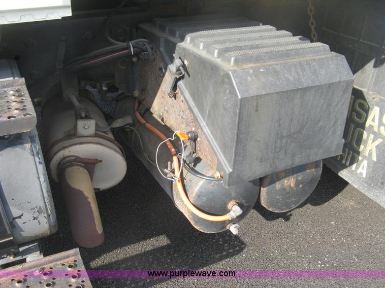 image for item L6355 2004 International 7400 dump truck